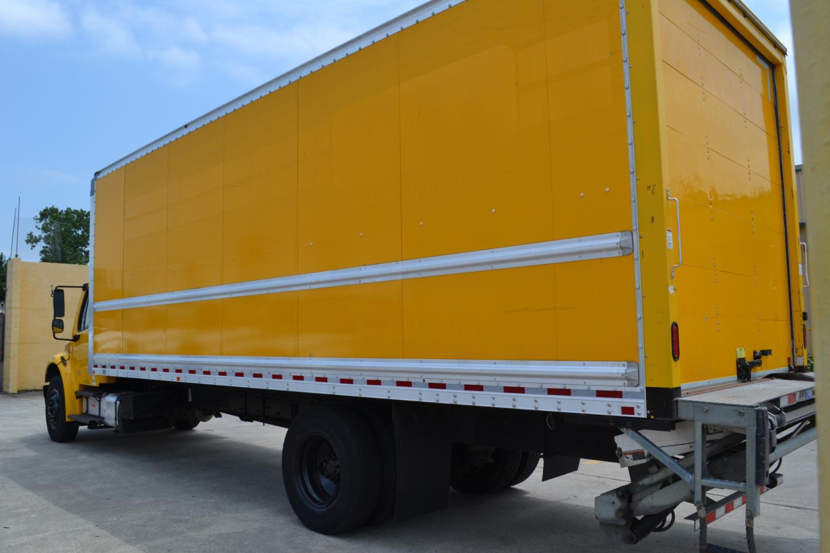 2018 YELLOW /BLACK FREIGHTLINER M2-106 with an CUMMINS B6.7L 220HP engine, ALLISON 2200RDS AUTOMATIC transmission, located at 9172 North Fwy, Houston, TX, 77037, (713) 910-6868, 29.887470, -95.411903 - Photo#6